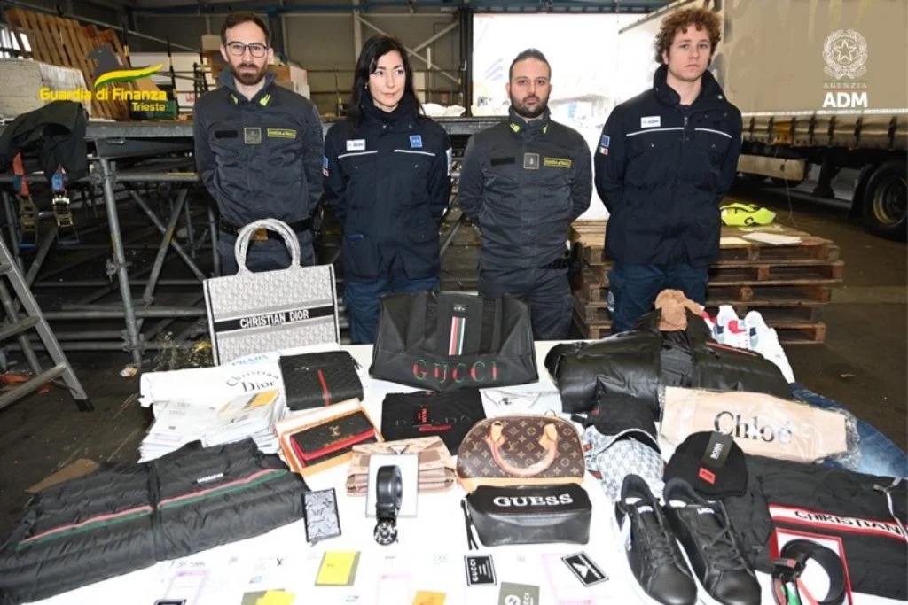 Maxi Sequestro Di Capi Contraffatti Al Porto Di Trieste Supply Chain